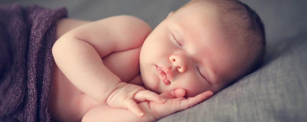 Dile a mamá cómo hacer una almohada de judías verdes para que tu bebé duerma bien