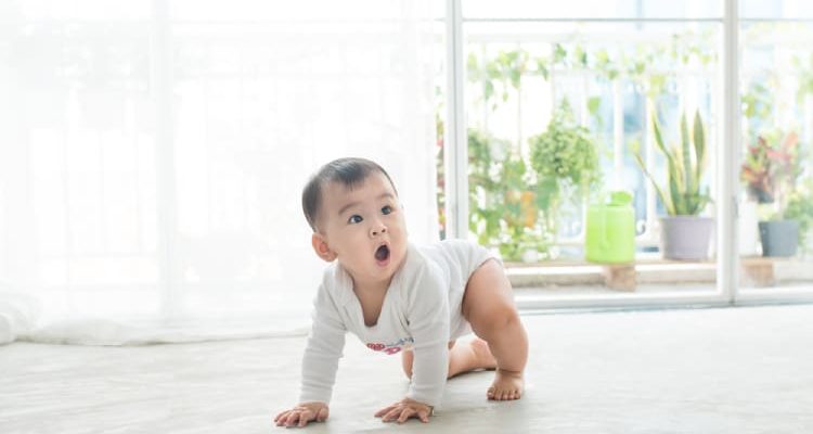 Buoni consigli per aiutare a sviluppare 5 sensi per i bambini dai 3 ai 6 mesi