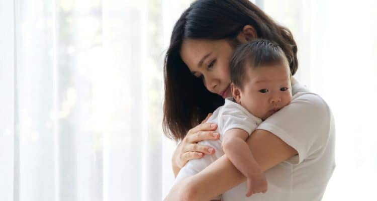 Baby bites mother while nursing: Causes and limitations