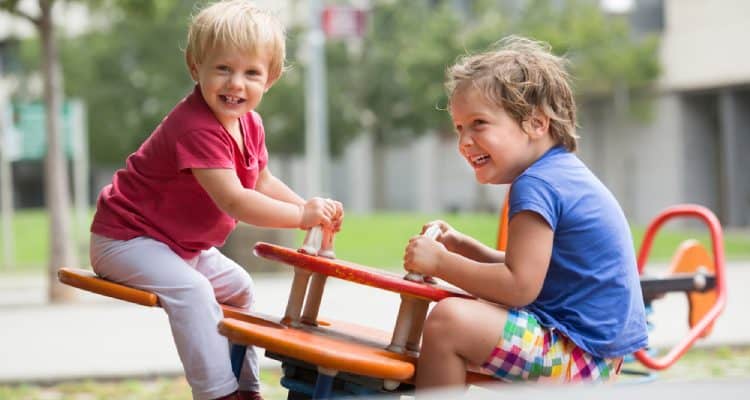 Wie man die Wunde für Kinder zu Hause mit natürlichen Methoden behandelt