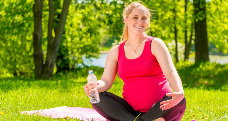 Comment perdre du poids pendant la grossesse pour assurer la santé de la mère et du bébé?