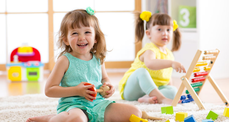 Vorteile, wenn Sie Ihr Baby schon in jungen Jahren mit Ihnen spielen lassen