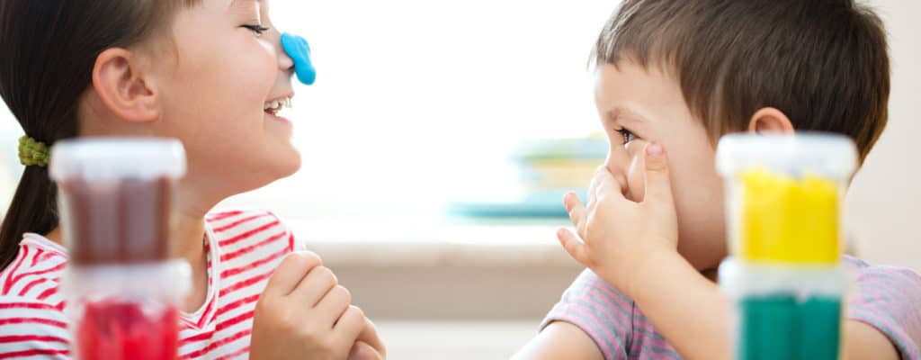 Wann können Eltern ihre Kinder Lehm spielen lassen?