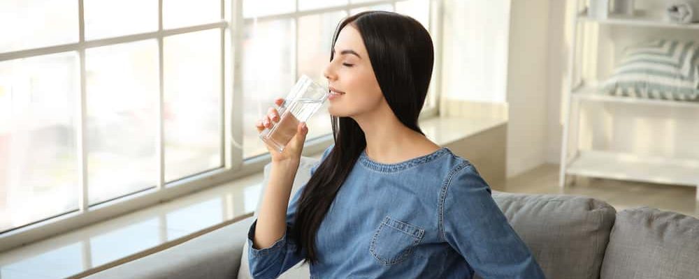 羊水が不足しているときに羊水を増やすことを選んだ小さなヒントの母親