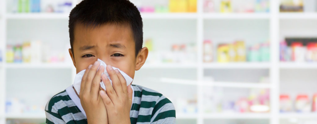 Das Phänomen der Kinder mit Nasenblutenfieber verursacht durch?