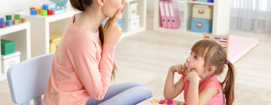 9 lustige Aktivitäten, mit denen Kinder das Alphabet schneller lernen können