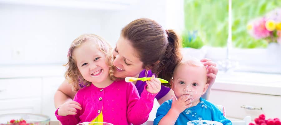 6 einfache Möglichkeiten, Babys zu füttern, die Mütter ausprobieren sollten