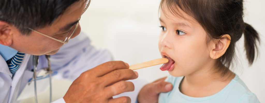 自宅で扁桃炎を治療するためのヒントは子供向けです