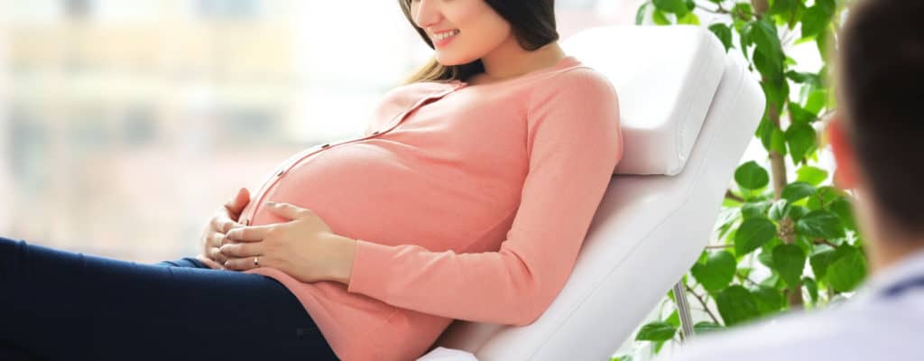 妊娠中および治療中のクラミジア感染症