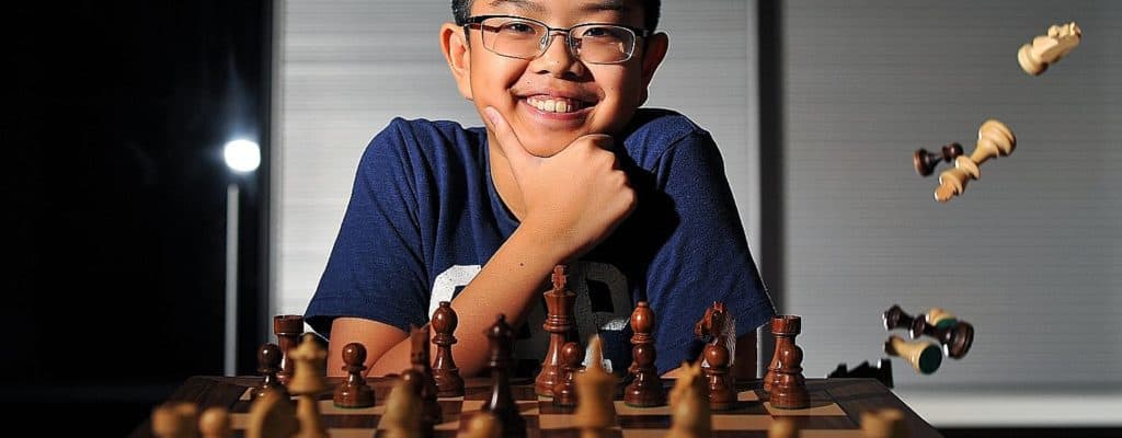 Take note of the 10 benefits of chess with kids