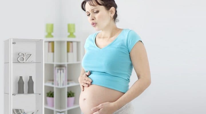 Tratar la acidez estomacal durante el embarazo con sencillos consejos