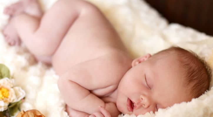 乳児の睡眠：生後3ヶ月まで