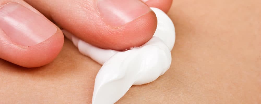 Usar cosméticos durante la lactancia: ¡peligro impredecible!