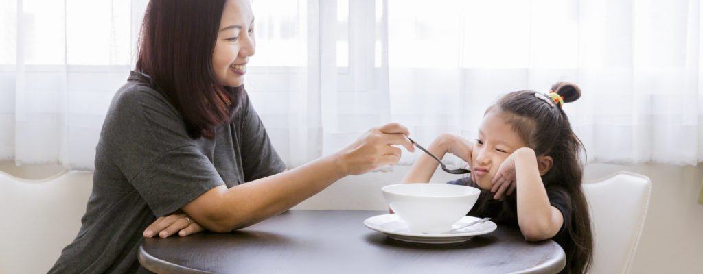 التسمم الغذائي عند الأطفال: أشياء لا يجب على الأم تجاهلها