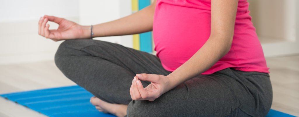 Exercises for pregnant women in the first three months