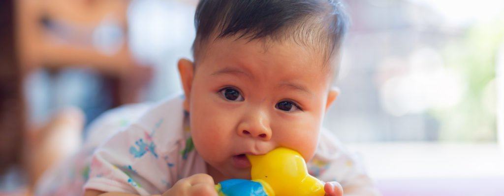Teething: Symptoms and methods of pain relief