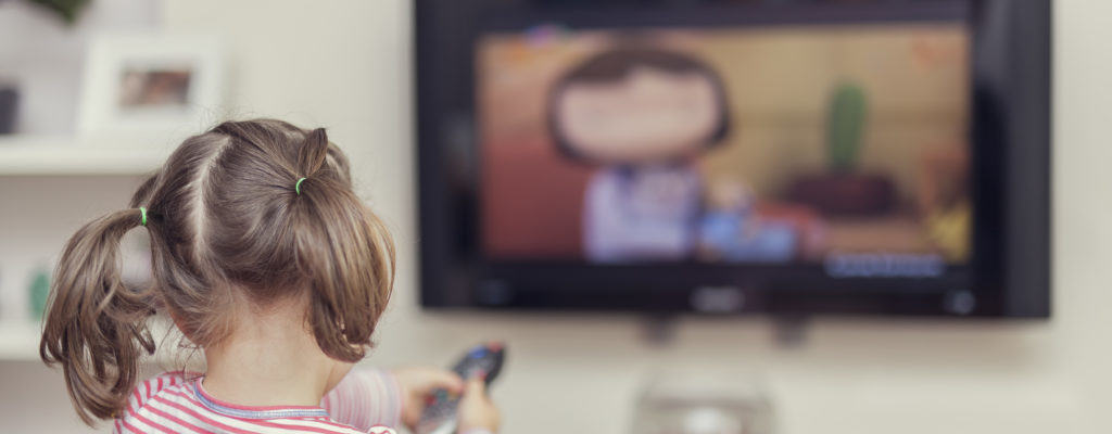 父母應該讓兩歲的孩子看電視嗎？