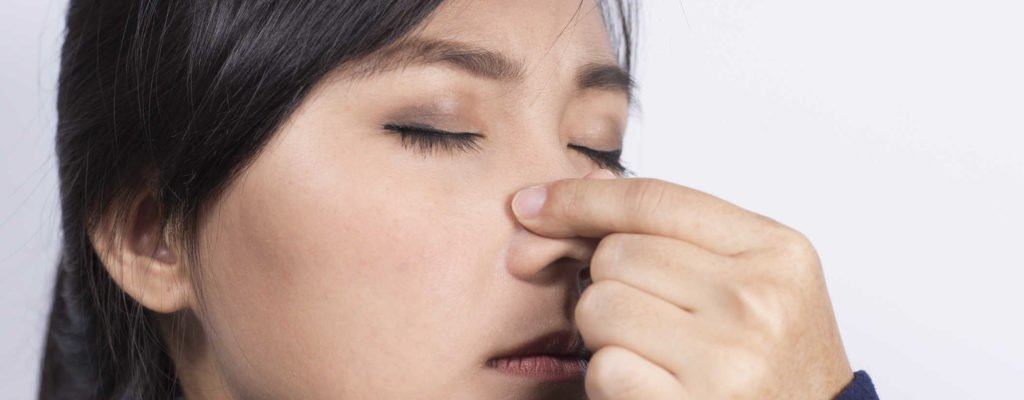 Le donne incinte con sangue dal naso non sono anormali?