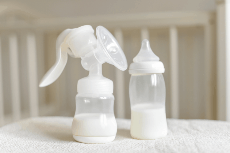 Come estrarre il latte materno in modo efficace per avere una buona fonte di latte per il tuo bambino