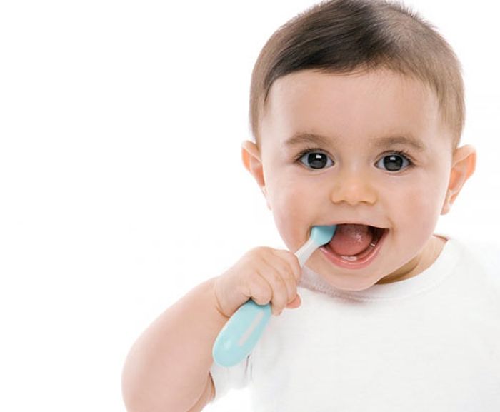 Dentizione nei bambini e procedure di cura dentale