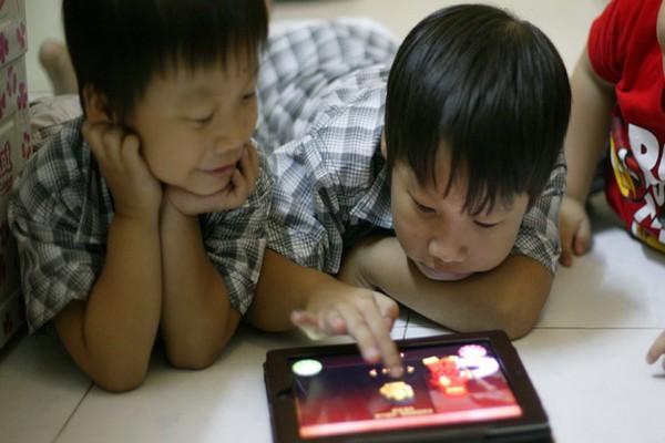 Should children use digital devices?