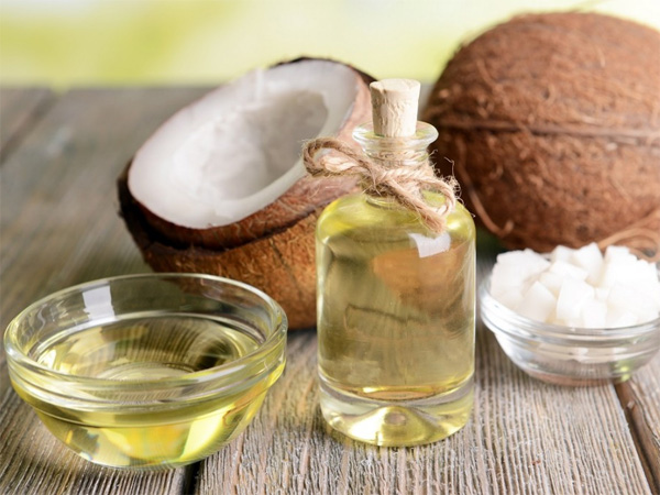 Rivelare gli effetti dellolio di cocco quando si prende cura dei bambini