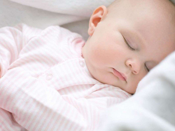 Bébés nés en sueur: Quand devez-vous vous inquiéter?
