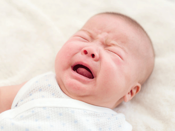 Read the 6 reasons why babies often fuss