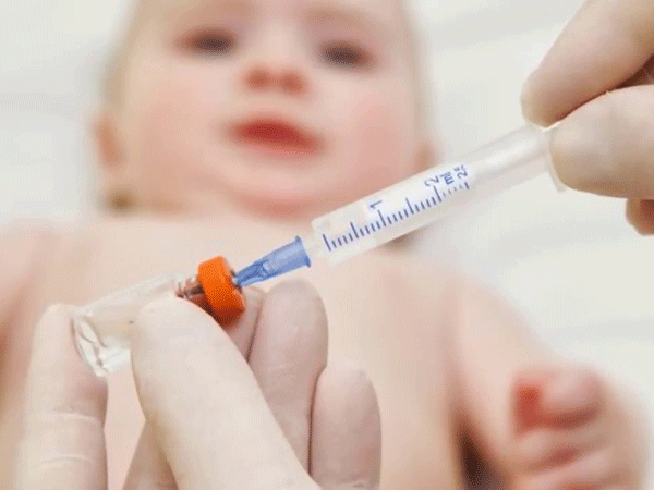 Measles outbreak, the Ministry of Health recommends vaccination full dose