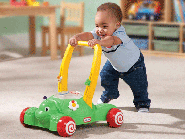 Use a baby walker early, harmless benefits