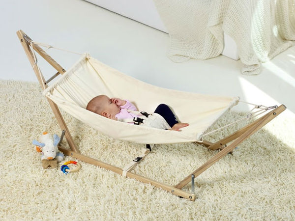 Should babies lie in a hammock?