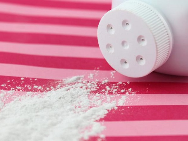 Is it true that powdered chalk causes cancer because it contains asbestos?