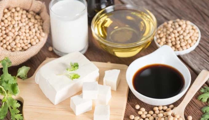 Těhotné ženy jedí tofu: lahodné a výživné jídlo