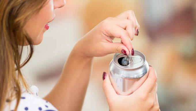 7 škodlivých účinků energetických nápojů na teenagery, rodiče vědí?