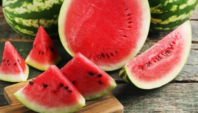 Řekněte vám, jak připravit chladný melounový sirup pro vaše dítě
