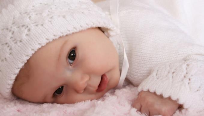 2 개월 아기 : 아기는 어떻게 발달 했습니까?