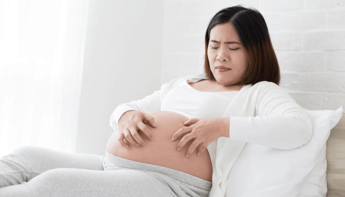 Komplikace, které mohou mít těhotné ženy a plody, když jsou těhotné s dvojčaty