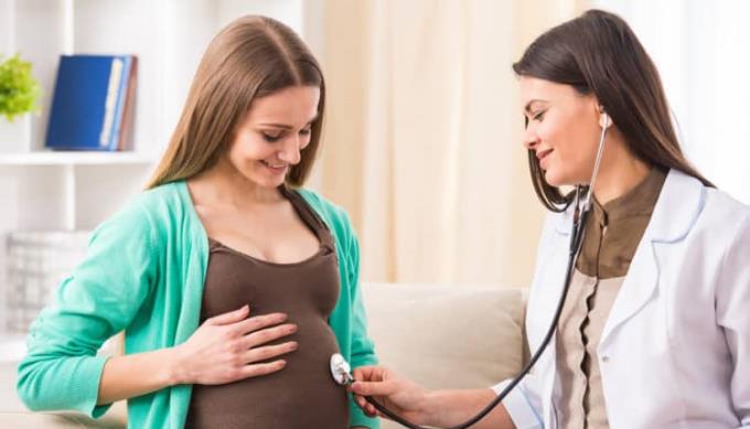 Stres během těhotenství může poškodit nenarozené dítě