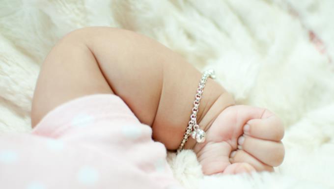 4 notes when wearing silver jewelry for children to avoid risk