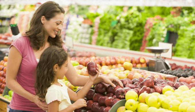 7 lektioner för att lära barn hur man spenderar pengar från en tidig ålder