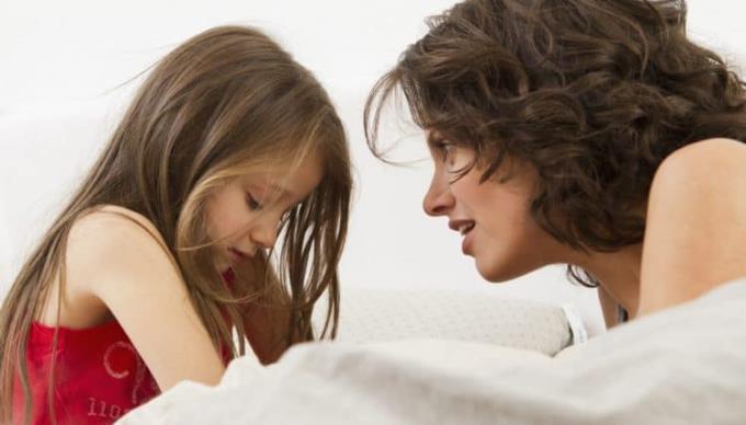 Mluvit se svým dítětem o menstruaci jim dodává sebevědomí k rozvoji