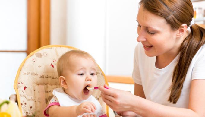 Haben Sie versucht, Ihr Baby Rosinen zu füttern?