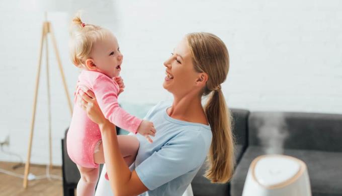 Der Grund, warum Kinder im Schlaf Nasenbluten haben