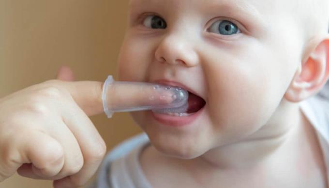Návod, jak vyplazovat jazyk pro miminka a děti