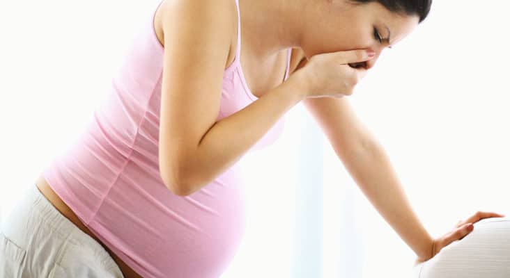 Těhotné ženy mají otravu jídlem kvůli infekci Listerií, což je nepředvídatelné nebezpečí