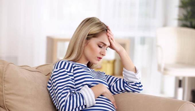 Vyřešte starosti těhotných žen s bolestmi břicha chozením doma
