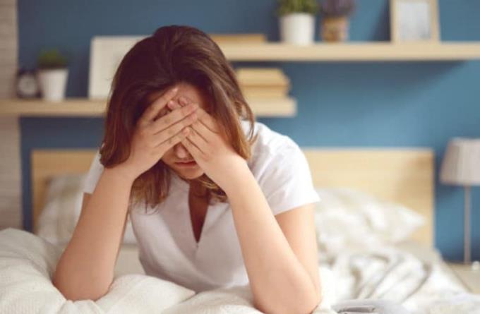 What are the other symptoms of premenstrual pregnancy and pregnancy?