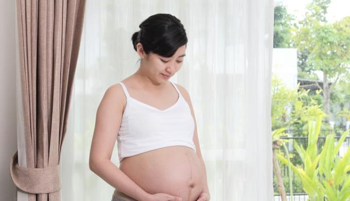 ¿Las madres embarazadas deben vacunarse para proteger al feto?