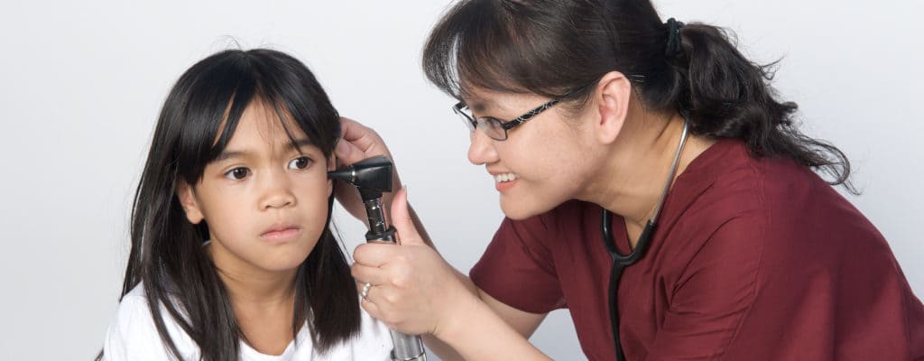 子供の難聴：分類と治療
