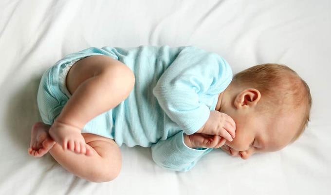 Wie solltest du dich um ein 4 Monate altes Baby kümmern?
